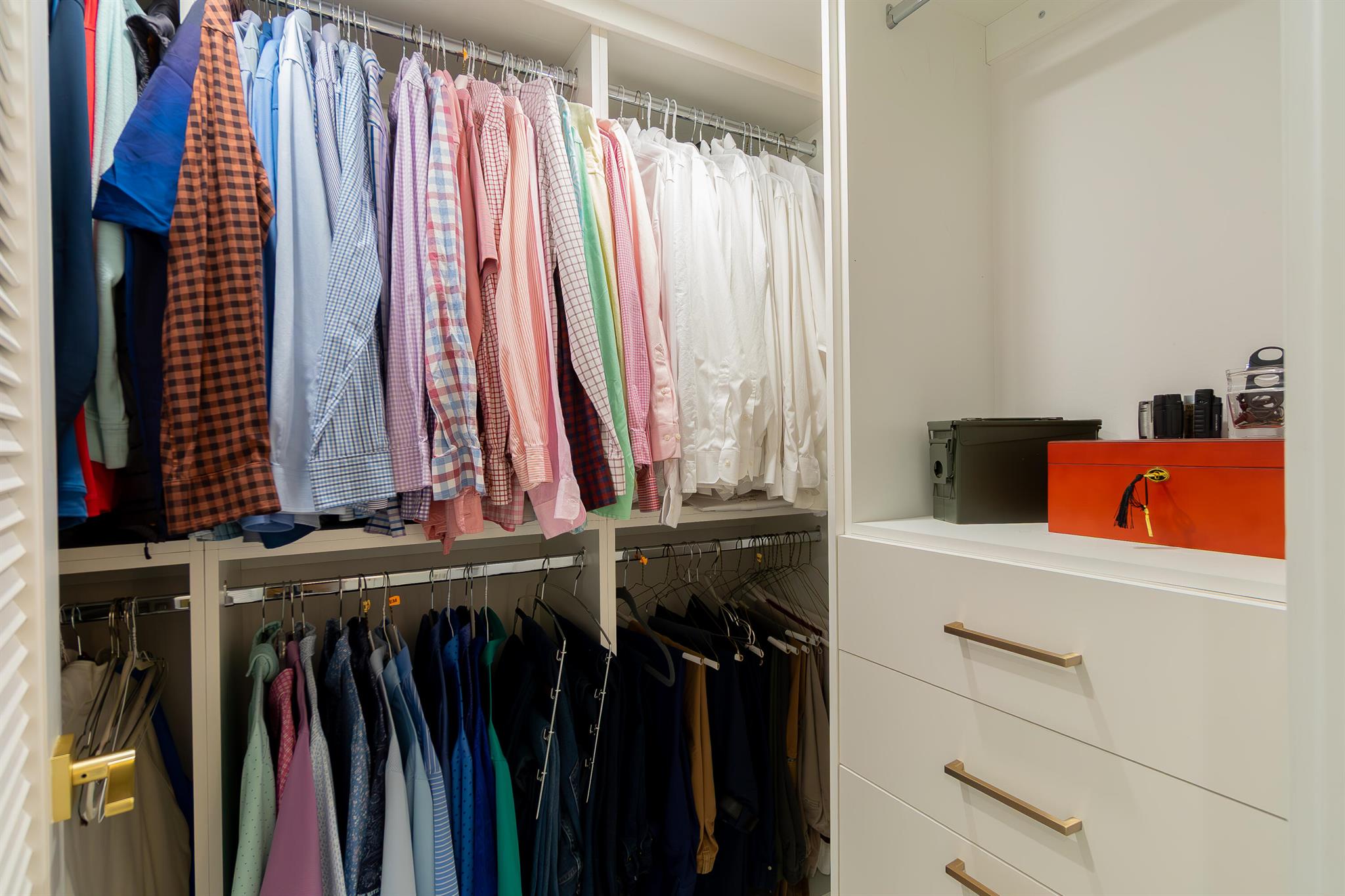 OLD PORT COVE LAKE POINT - Residential