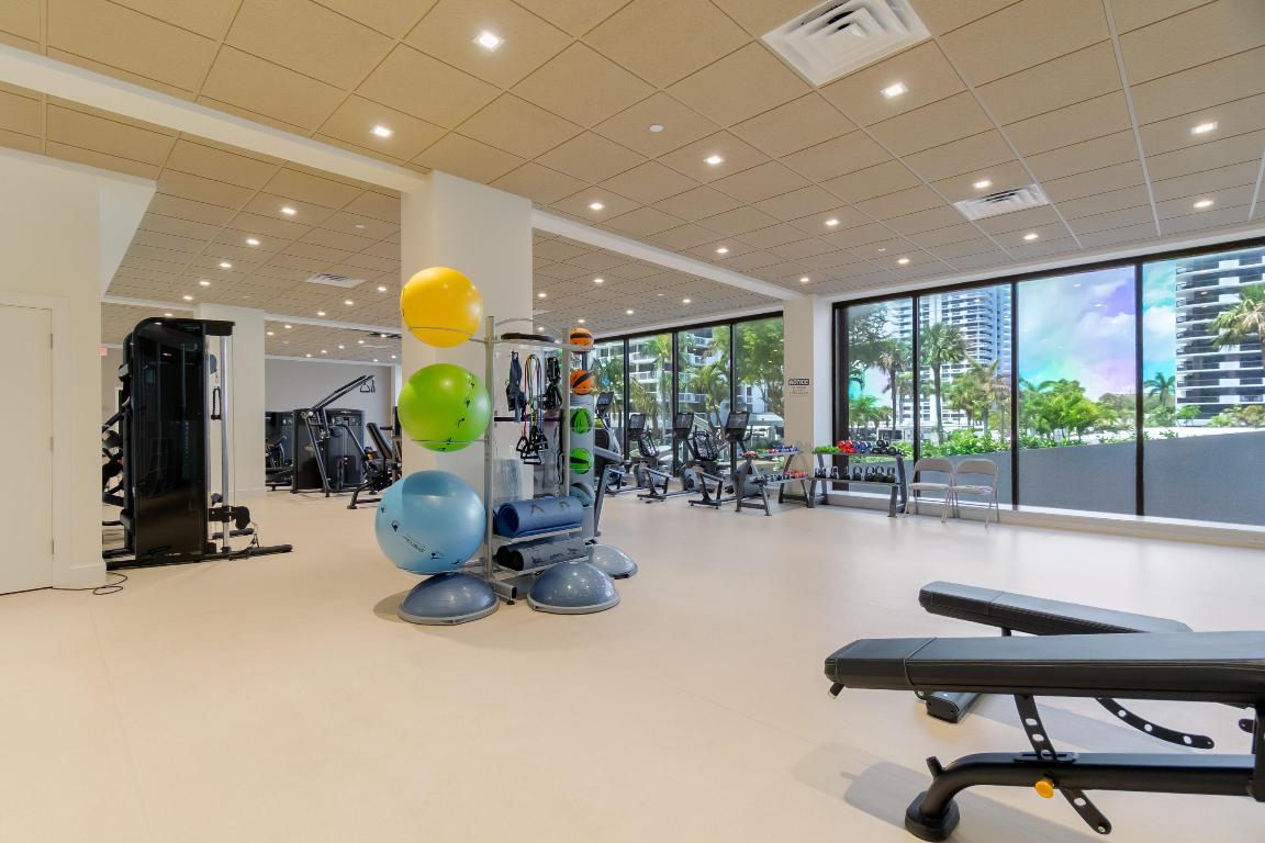 OLD PORT COVE LAKE POINT TOWER CONDO - Residential