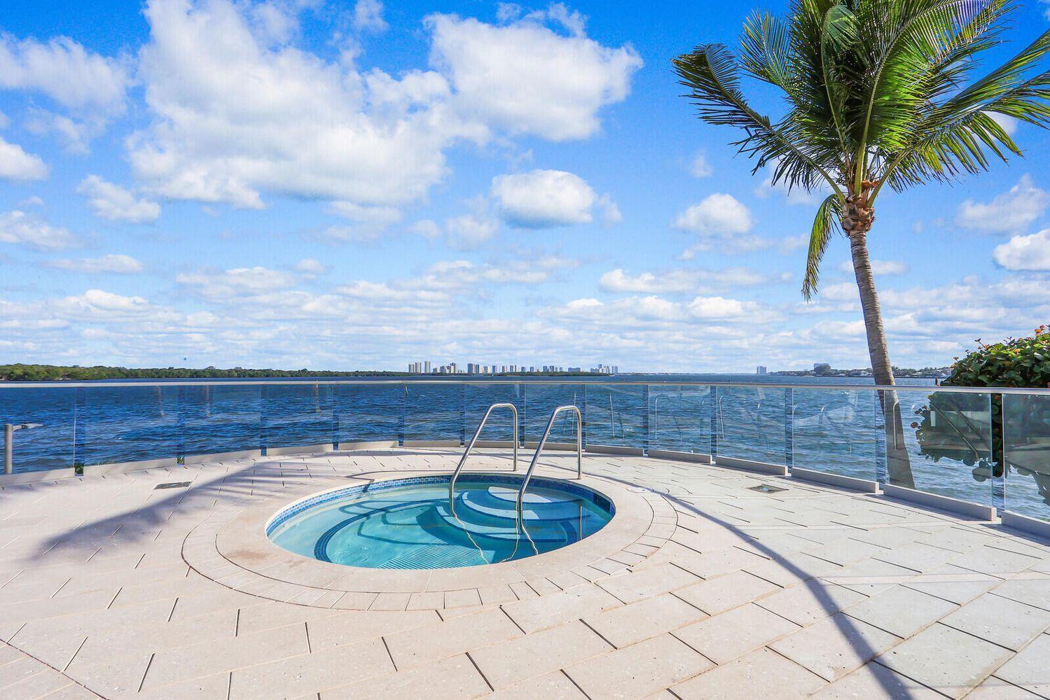 OLD PORT COVE LAKE POINT - Residential