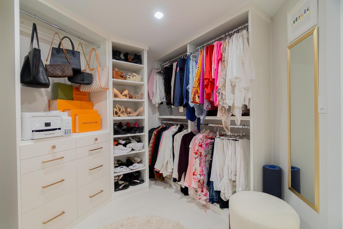 OLD PORT COVE LAKE POINT TOWER CONDO - Residential