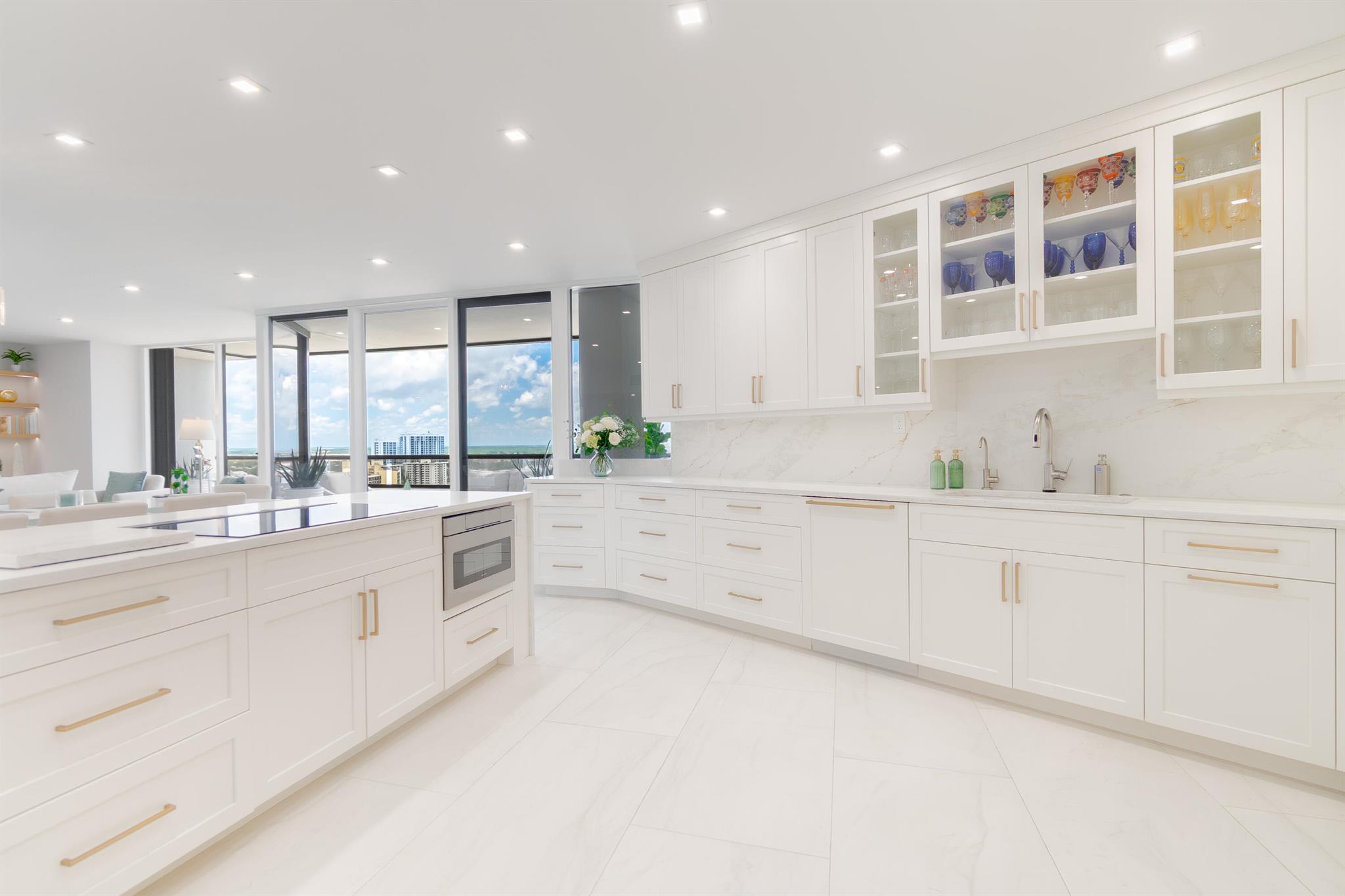 OLD PORT COVE LAKE POINT - Residential