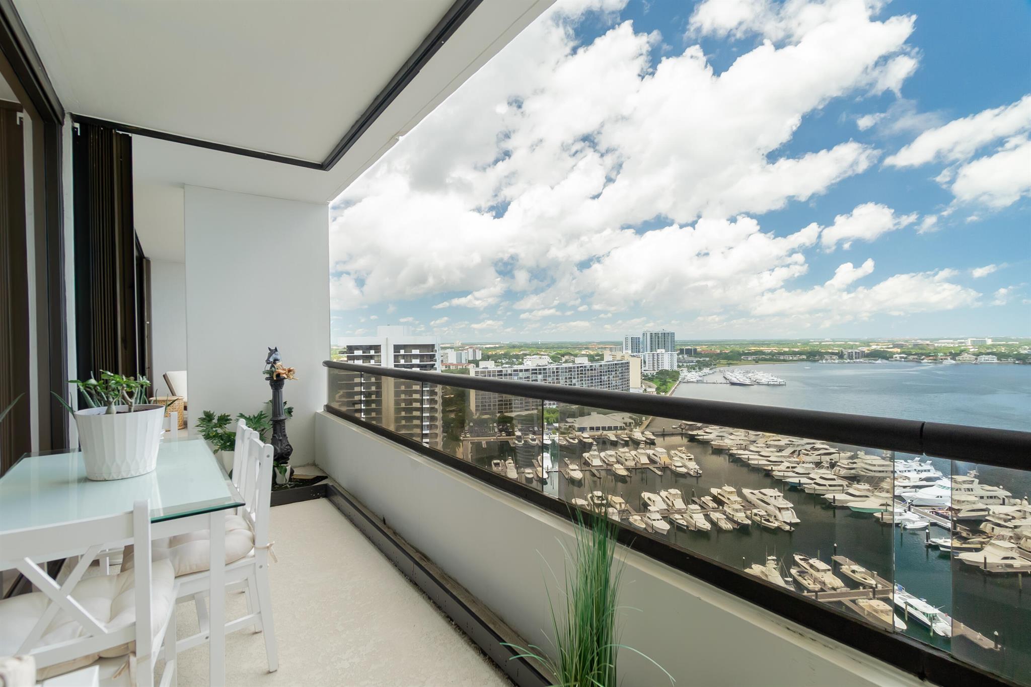 OLD PORT COVE LAKE POINT - Residential