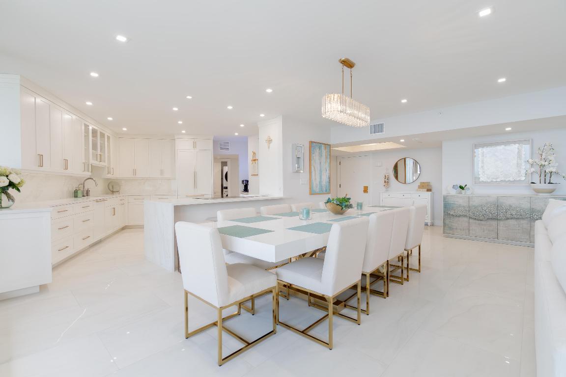 OLD PORT COVE LAKE POINT TOWER CONDO - Residential