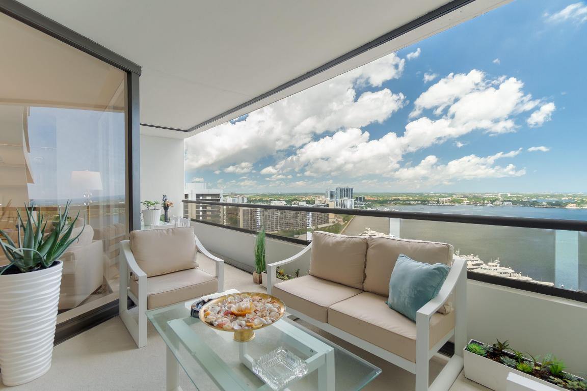 OLD PORT COVE LAKE POINT TOWER CONDO - Residential