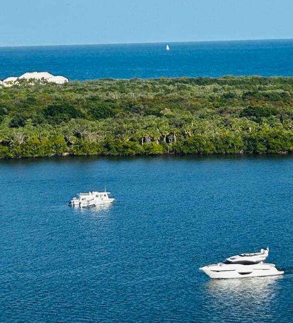 OLD PORT COVE LAKE POINT TOWER CONDO - Residential