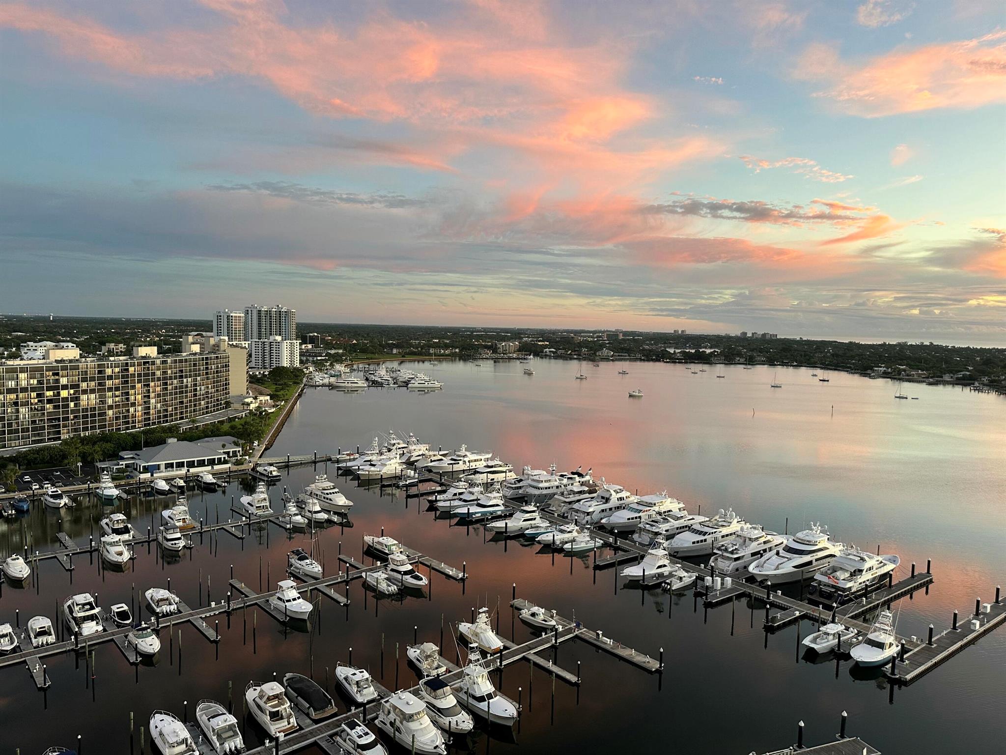 OLD PORT COVE LAKE POINT - Residential