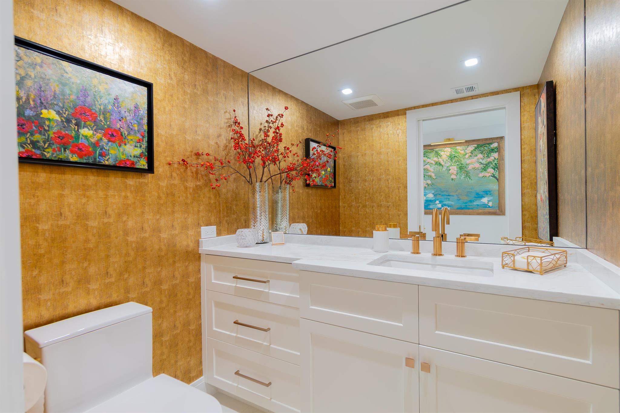 OLD PORT COVE LAKE POINT - Residential