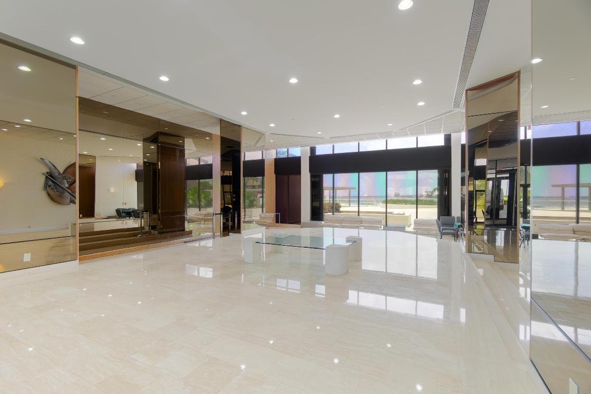 OLD PORT COVE LAKE POINT TOWER CONDO - Residential