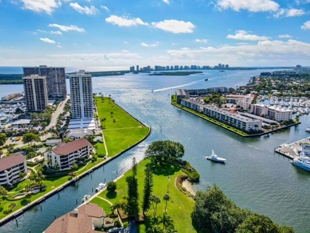 OLD PORT COVE LAKE POINT TOWER CONDO - Residential