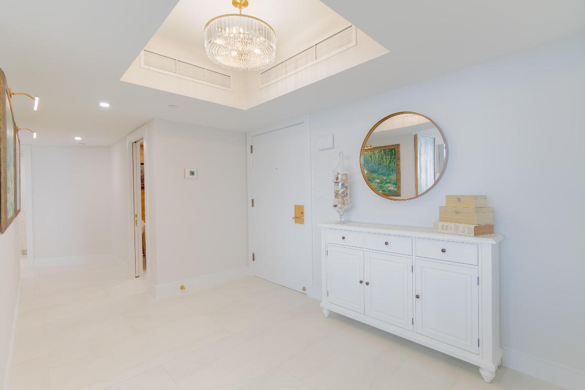 OLD PORT COVE LAKE POINT TOWER CONDO - Residential