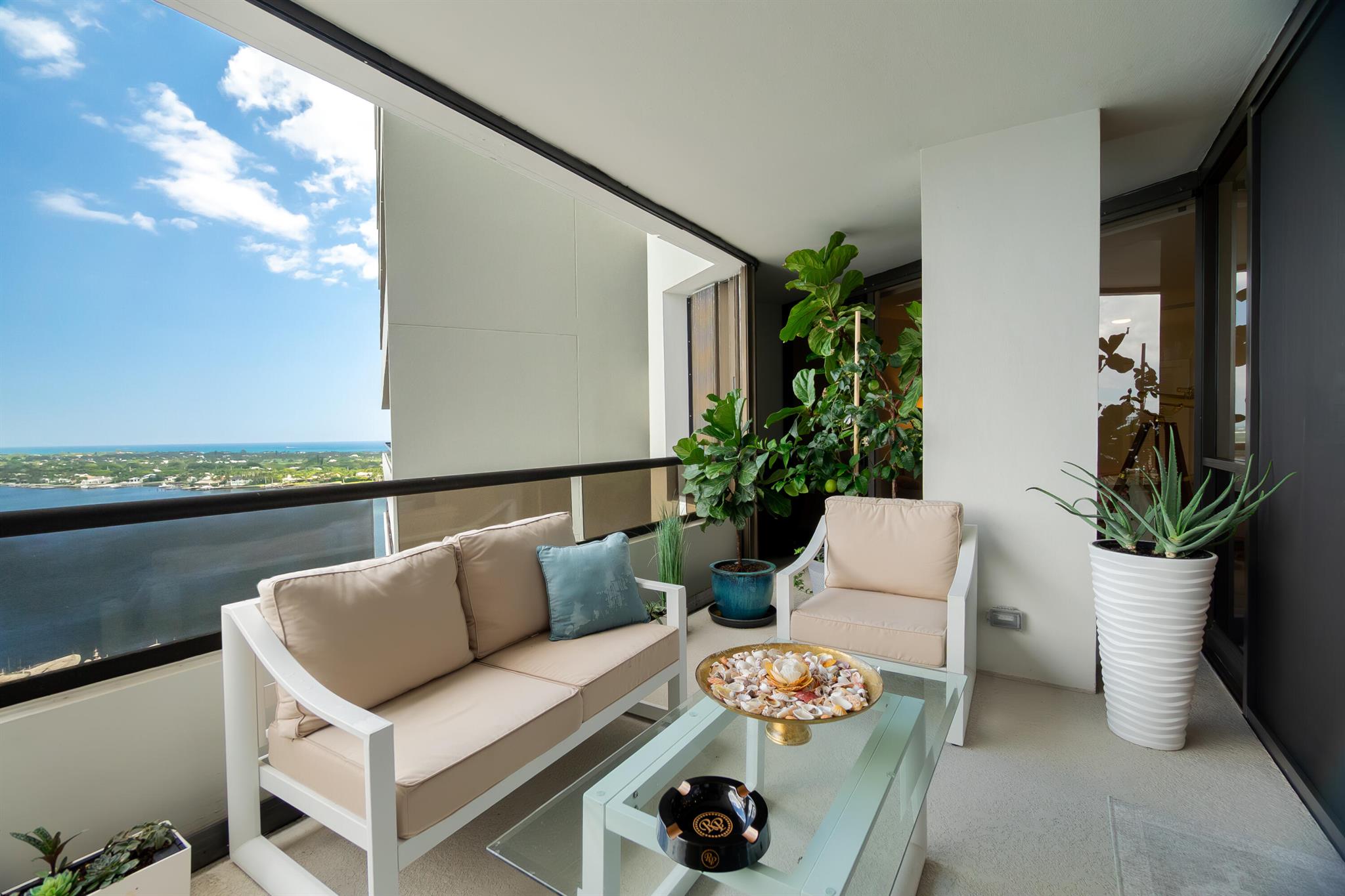 OLD PORT COVE LAKE POINT - Residential