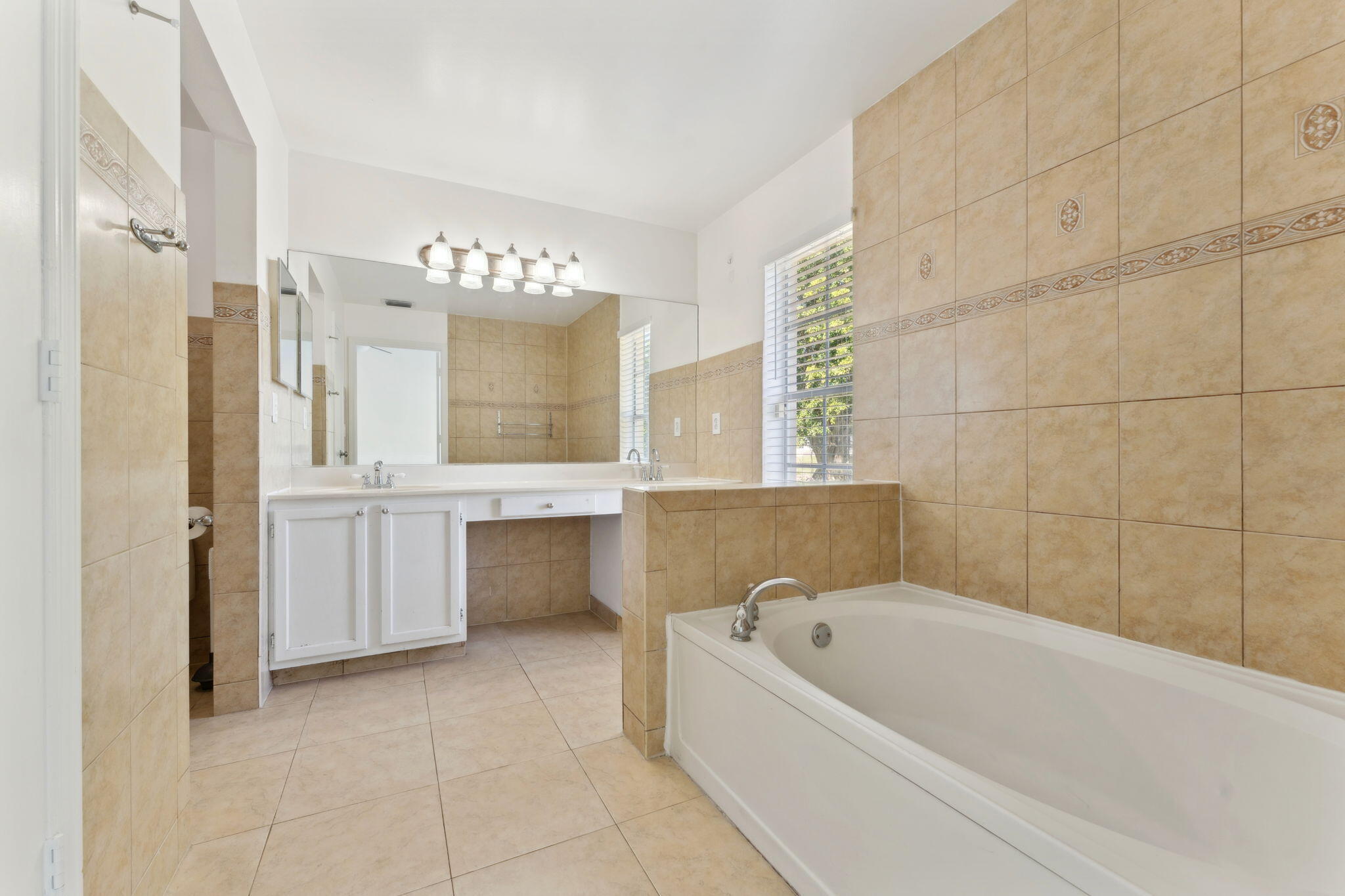 SABAL LAKES PH 1 - Residential Lease