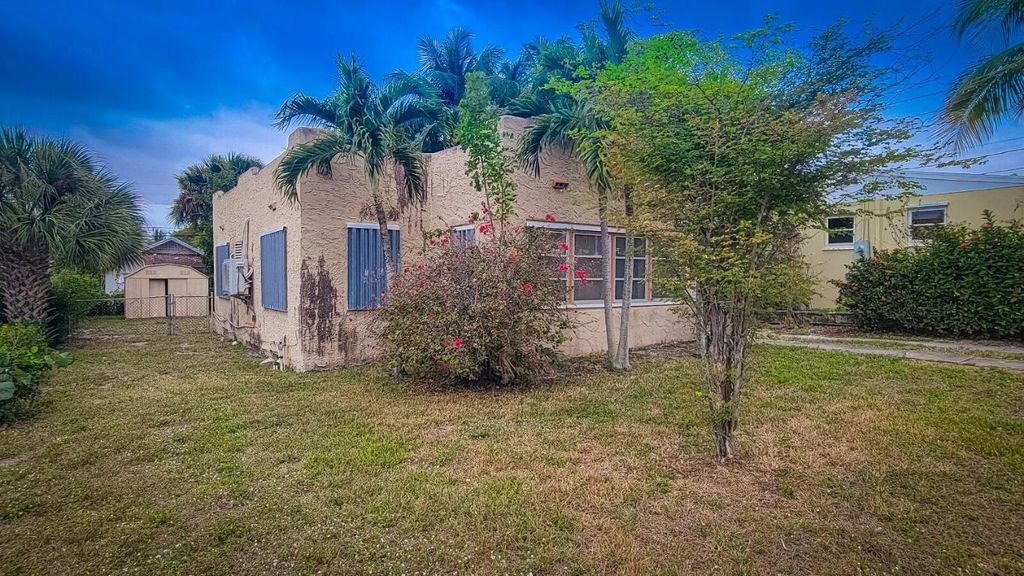 Photo of 842 Selkirk Street, West Palm Beach, FL 33405 (MLS # R11157025)
