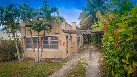 842 Selkirk Street West Palm Beach FL 33405