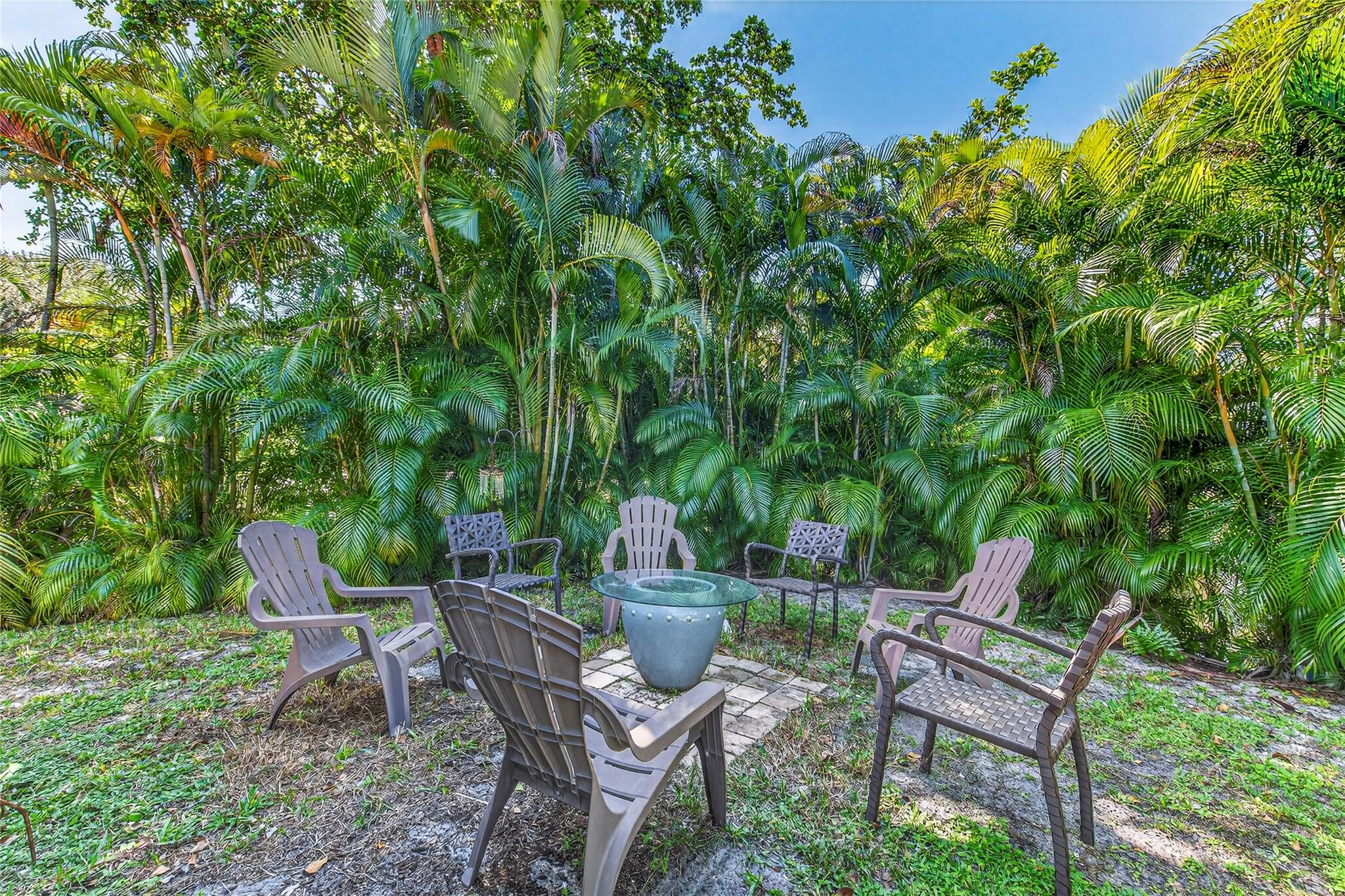 Albert Lakes Garden Unrec - Residential