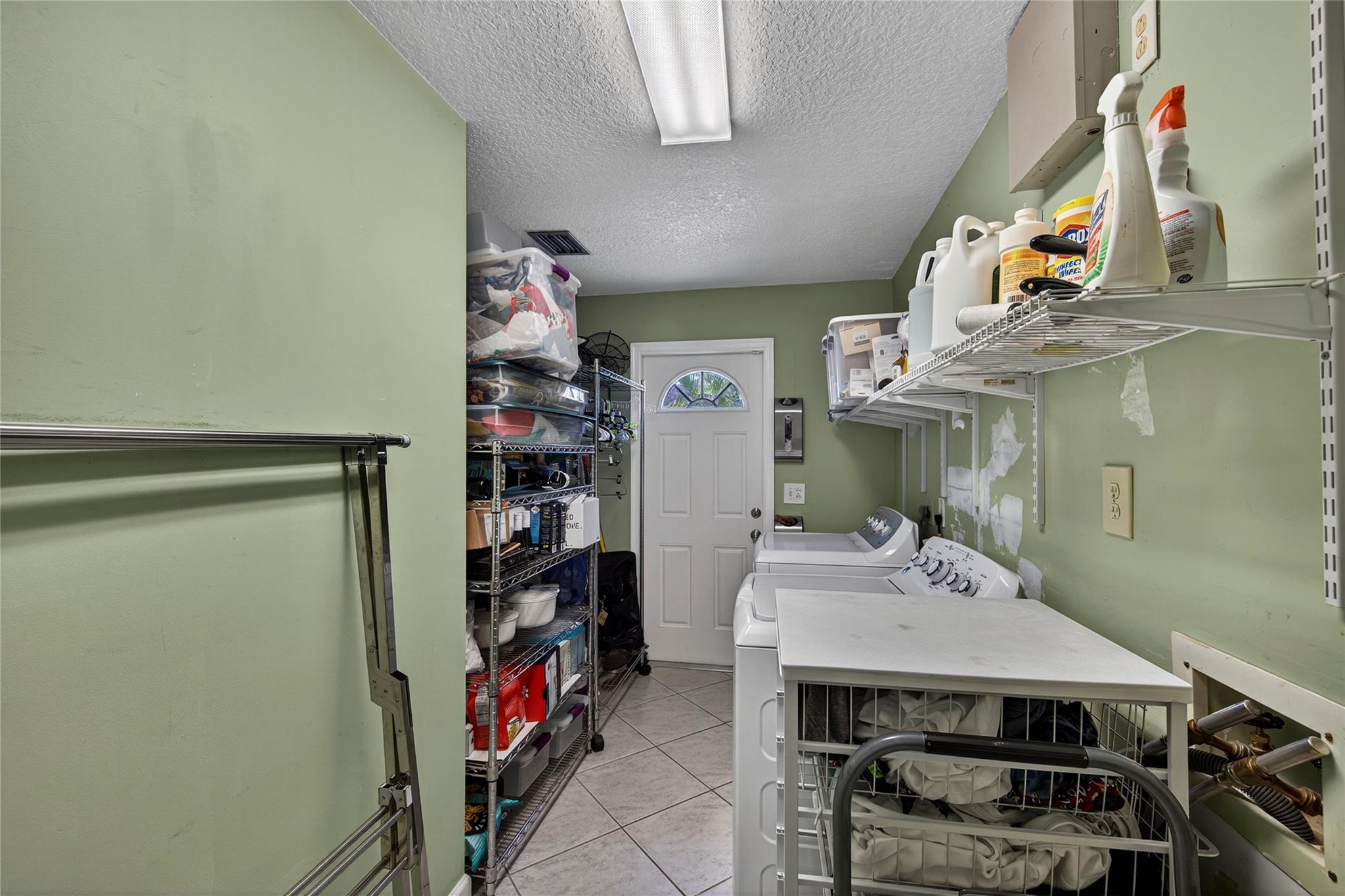 Albert Lakes Garden Unrec - Residential