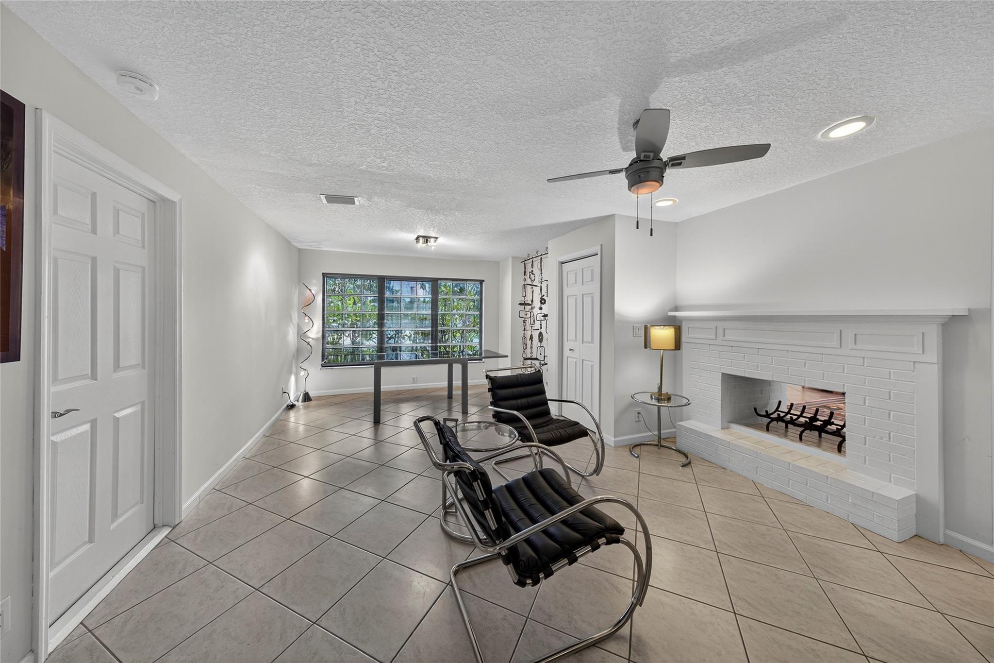 Albert Lakes Garden Unrec - Residential