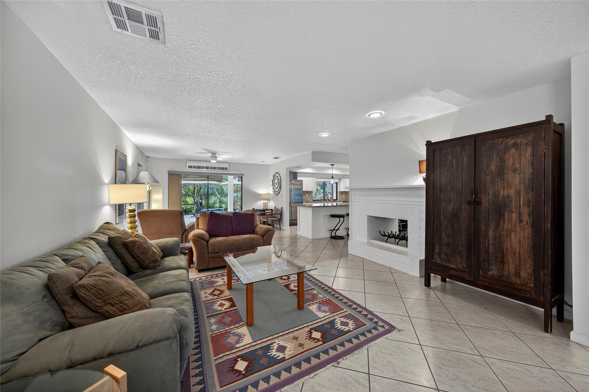 Albert Lakes Garden Unrec - Residential