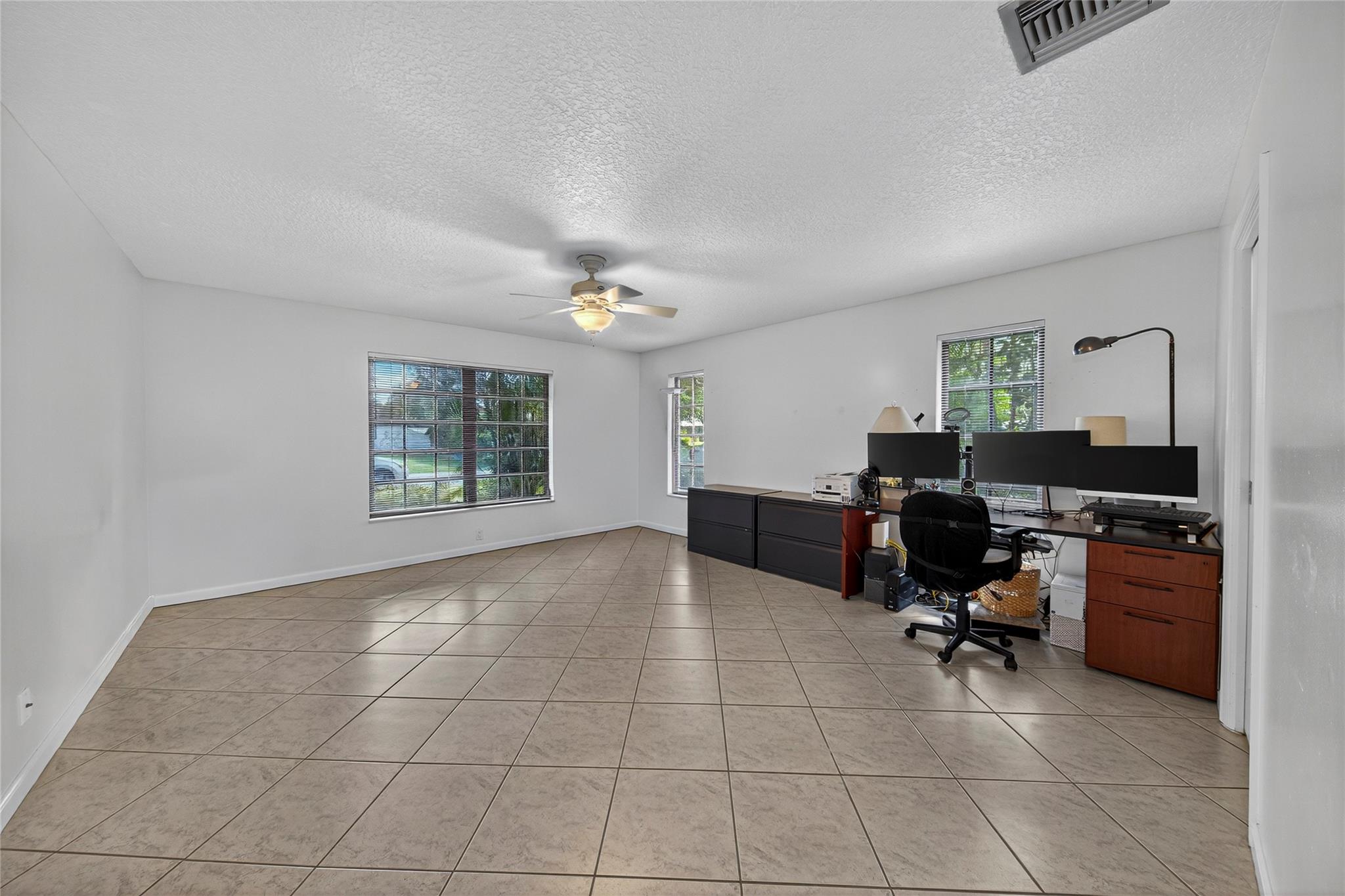 Albert Lakes Garden Unrec - Residential