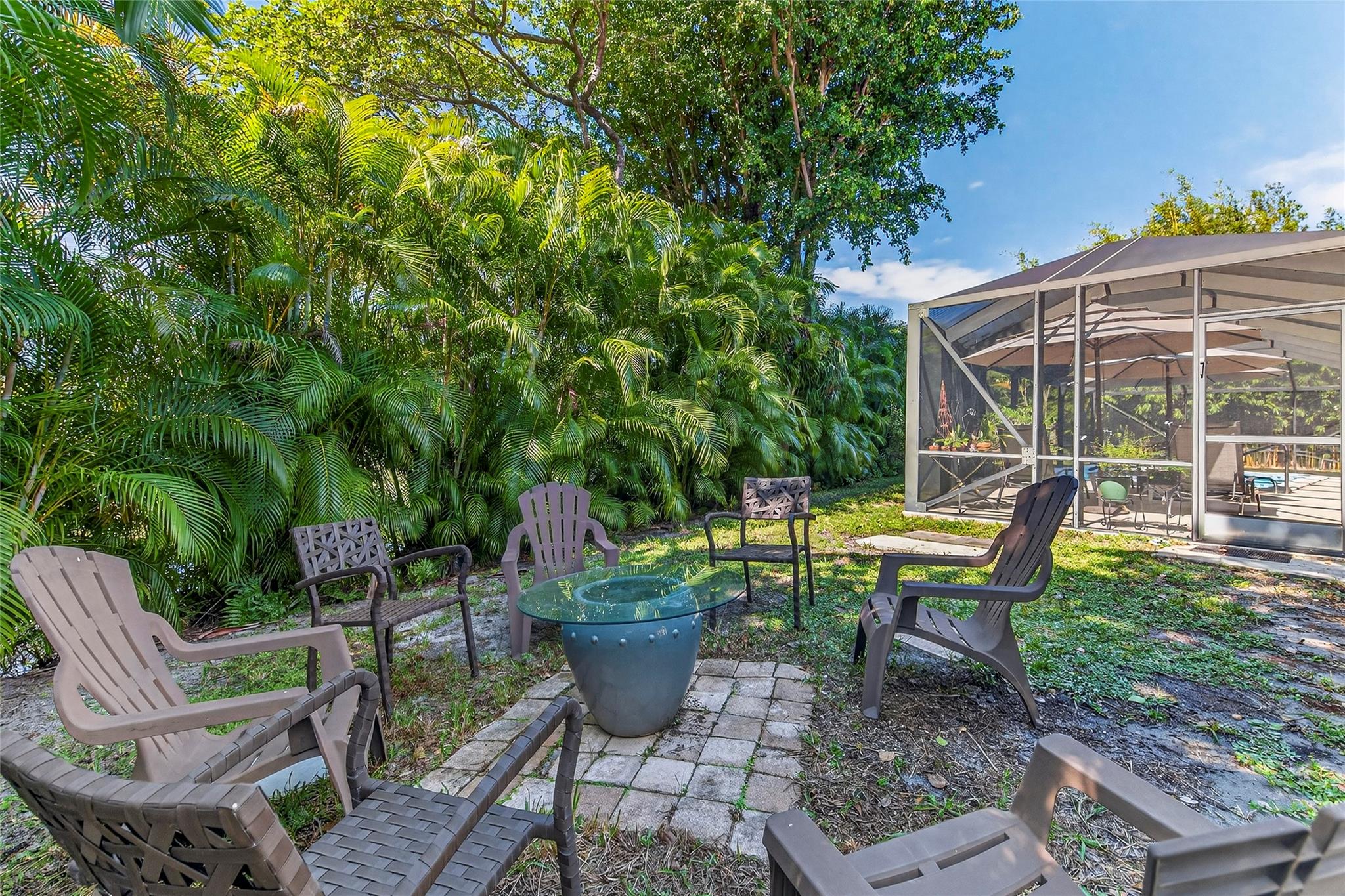 Albert Lakes Garden Unrec - Residential