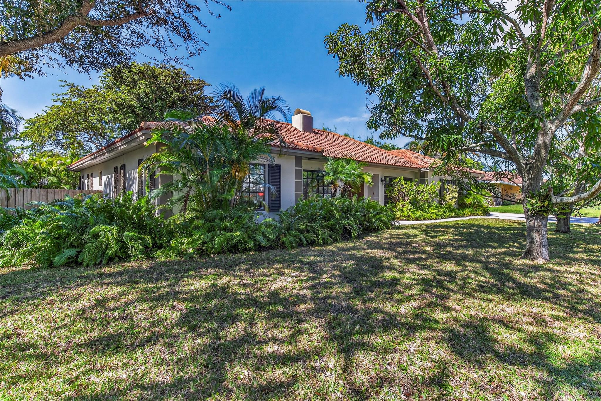 Albert Lakes Garden Unrec - Residential