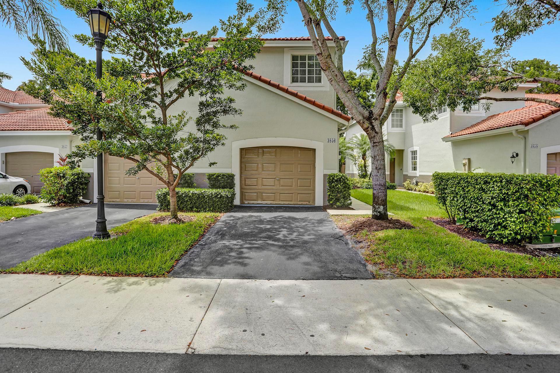 IMMACULATE TOWNHOUSE 4BD/2.5BTH IN SAN SIMEON AT THE RIDGES. EXCELLENT LOCATION. TILE 1ST FLOOR AND WOOD FLOORING UPSTAIRS. TOP OF THE LINE STAINLESS STEEL APPLIANCES, EAT-IN KITCHEN, REMODELED BATH, SPACIOUS AND BRIGHT, FRESHLY PAINTED, NEUTRAL COLORS. AC LESS THAN 3 YEARS, SCREENED PATIO WITH GARDEN VIEWS. ONE CAR GARAGE. WALKING DISTANCE TO POOL AND PLAYGROUND. A+SCHOOLS, CLOSE TO ALL MAJOR HIGHWAYS, SHOPPING PLAZAS, RESTAURANTS, HOSPITALS AND MORE.!Must see!