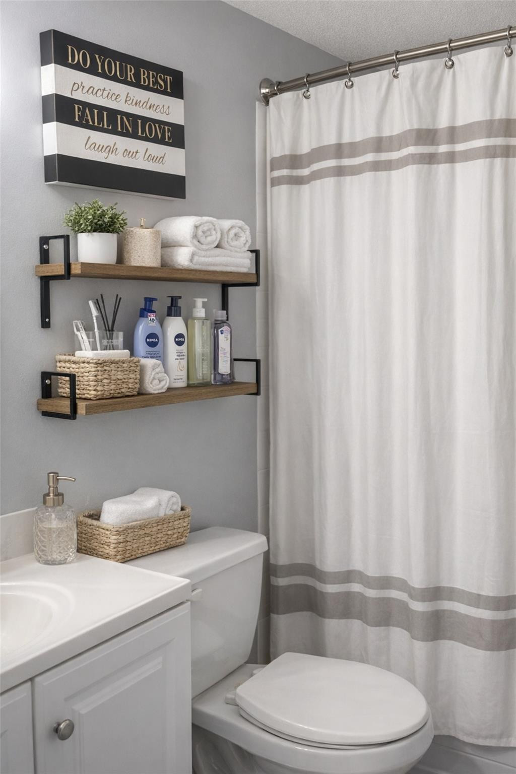 ORIOLE GARDENS - Residential