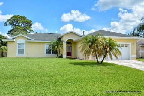 Featured picture for the property R10733403