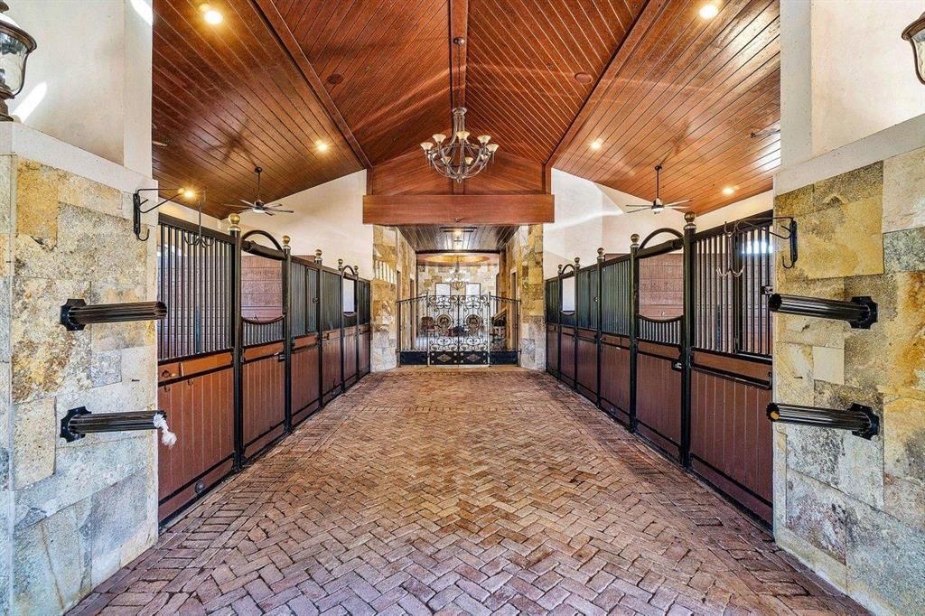 GRAND PRIX FARMS - Residential