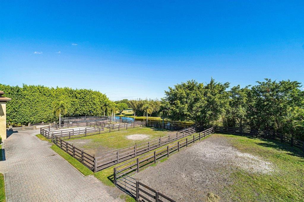 GRAND PRIX FARMS - Residential