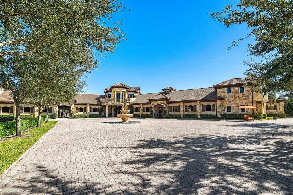 GRAND PRIX FARMS - Residential