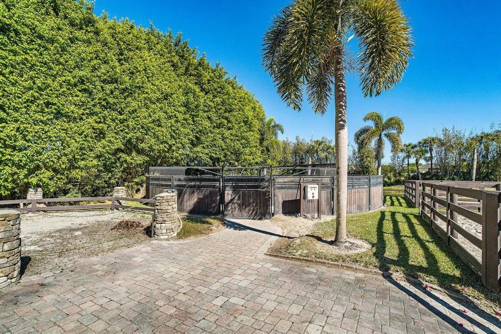 GRAND PRIX FARMS - Residential