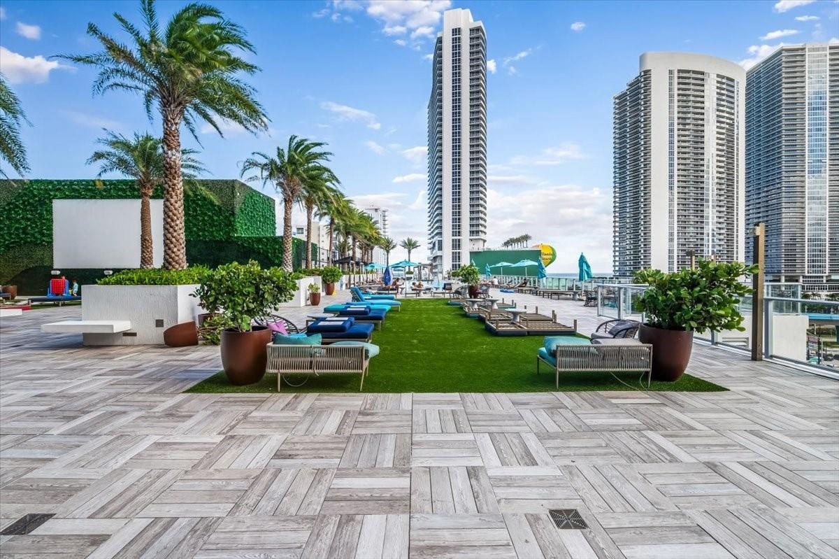 Hyde Beach House - Residential