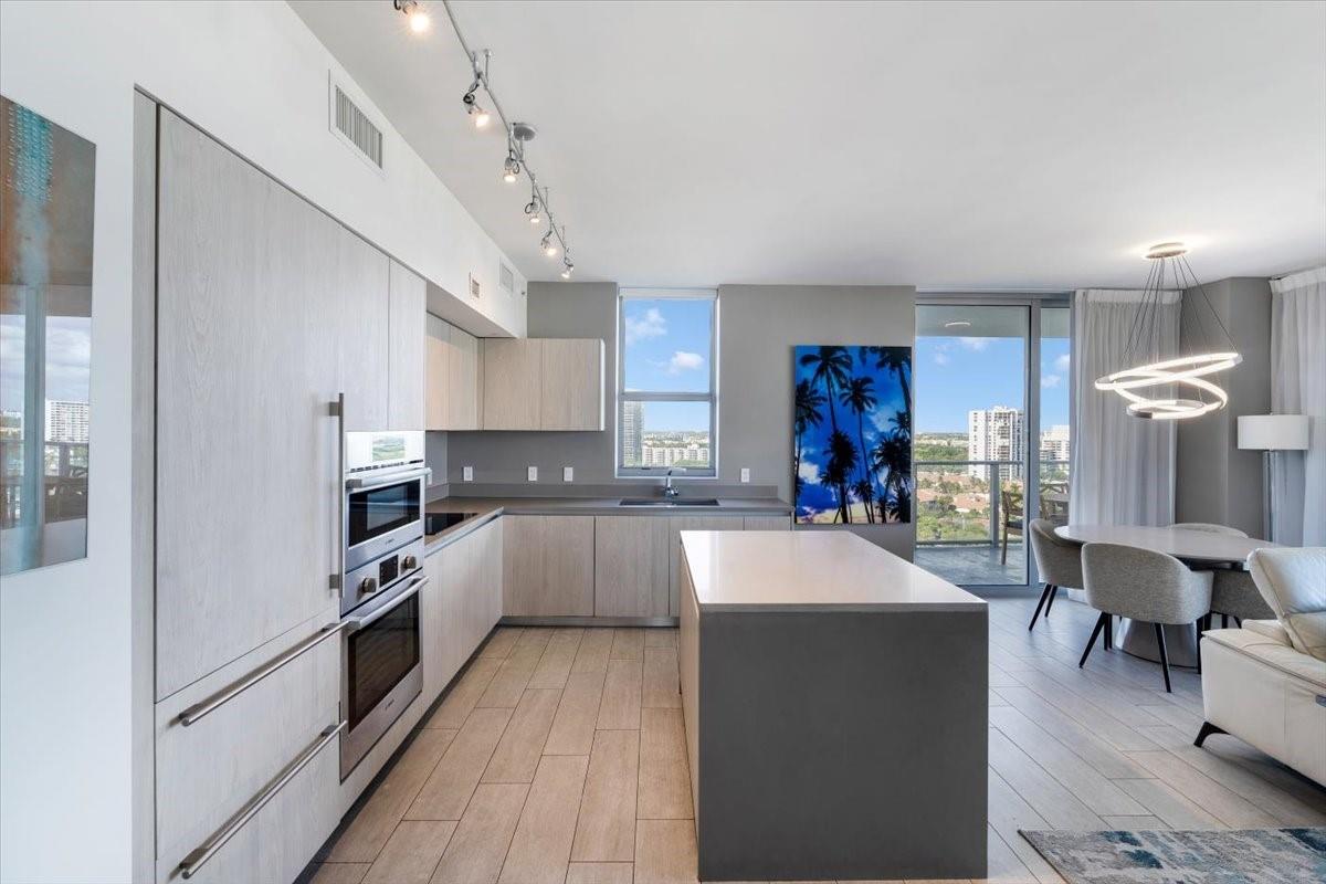 Hyde Beach House - Residential