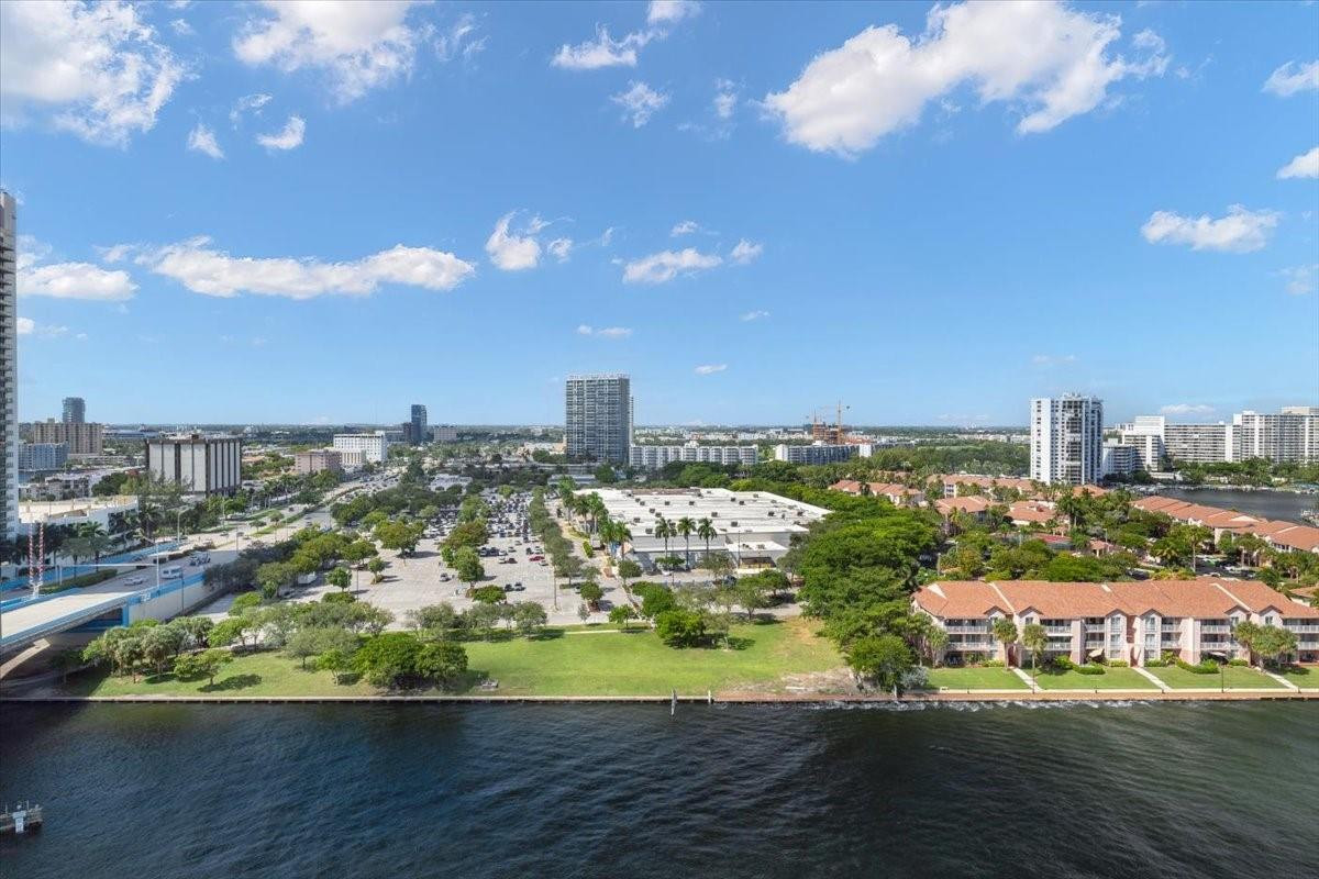 Hyde Beach House - Residential