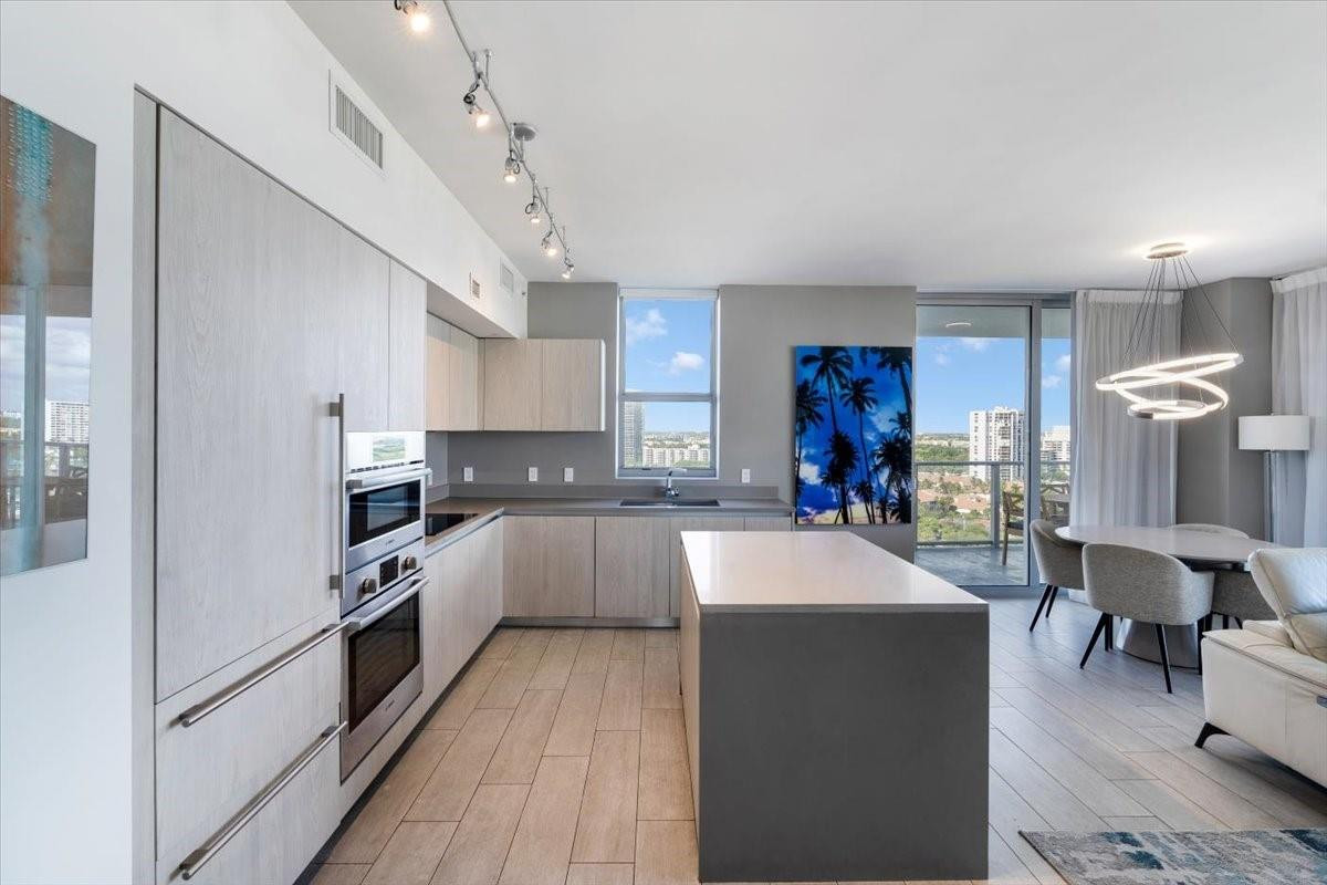 Hyde Beach House - Residential