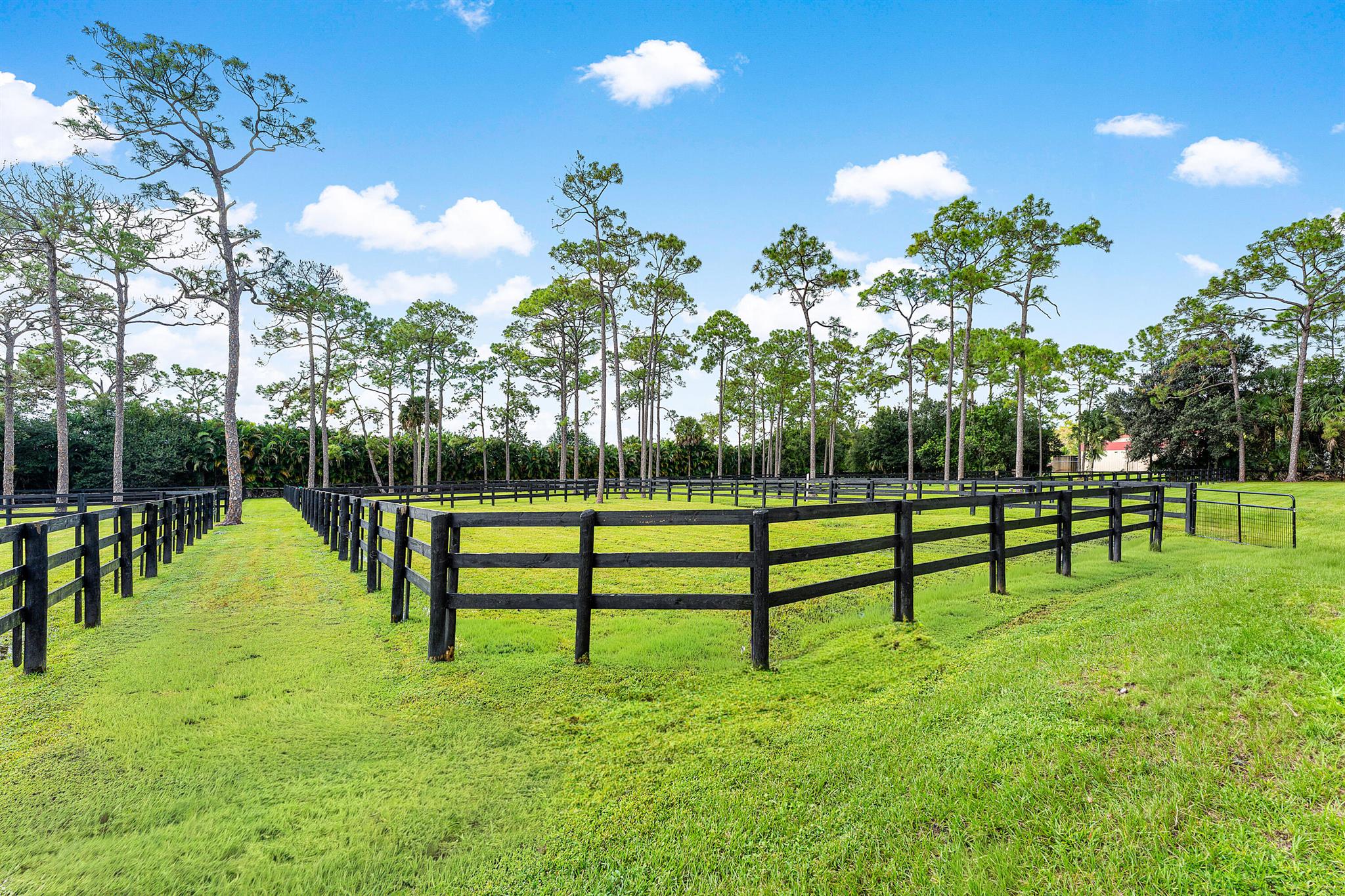 LOXAHATCHEE GROVES - Residential Lease