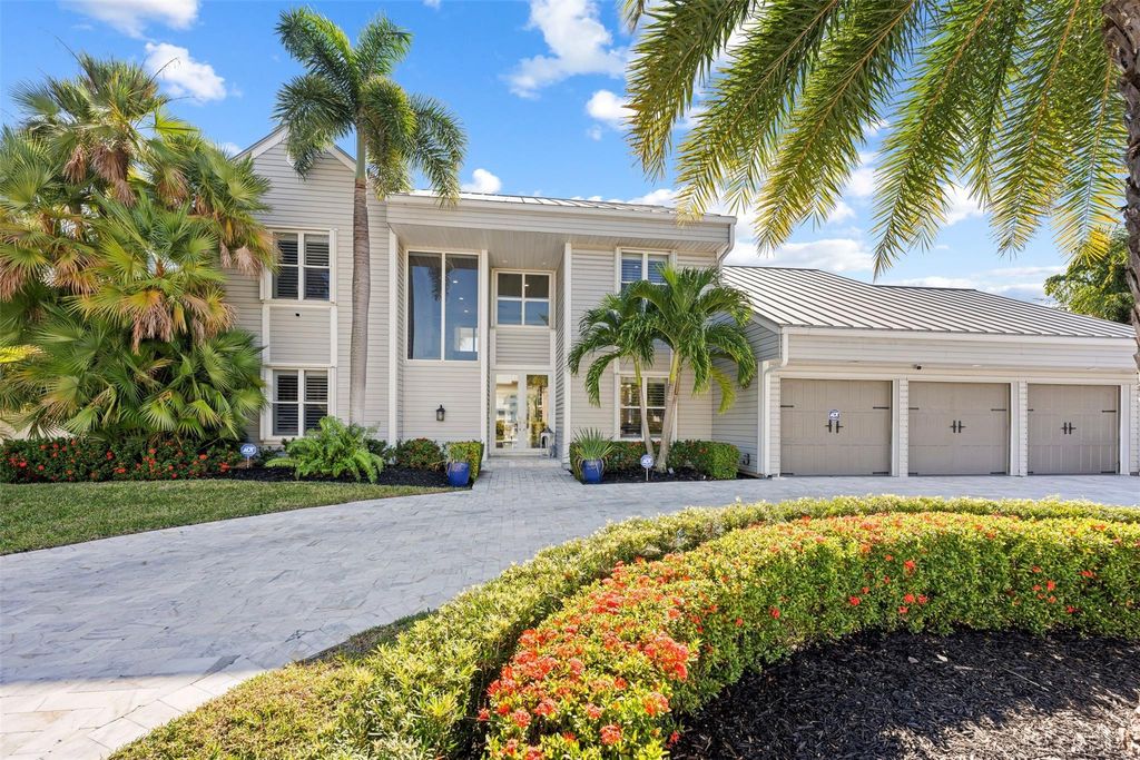 Photo of 910 Jasmine Drive, Delray Beach, FL 33483 (MLS # F10554823)
