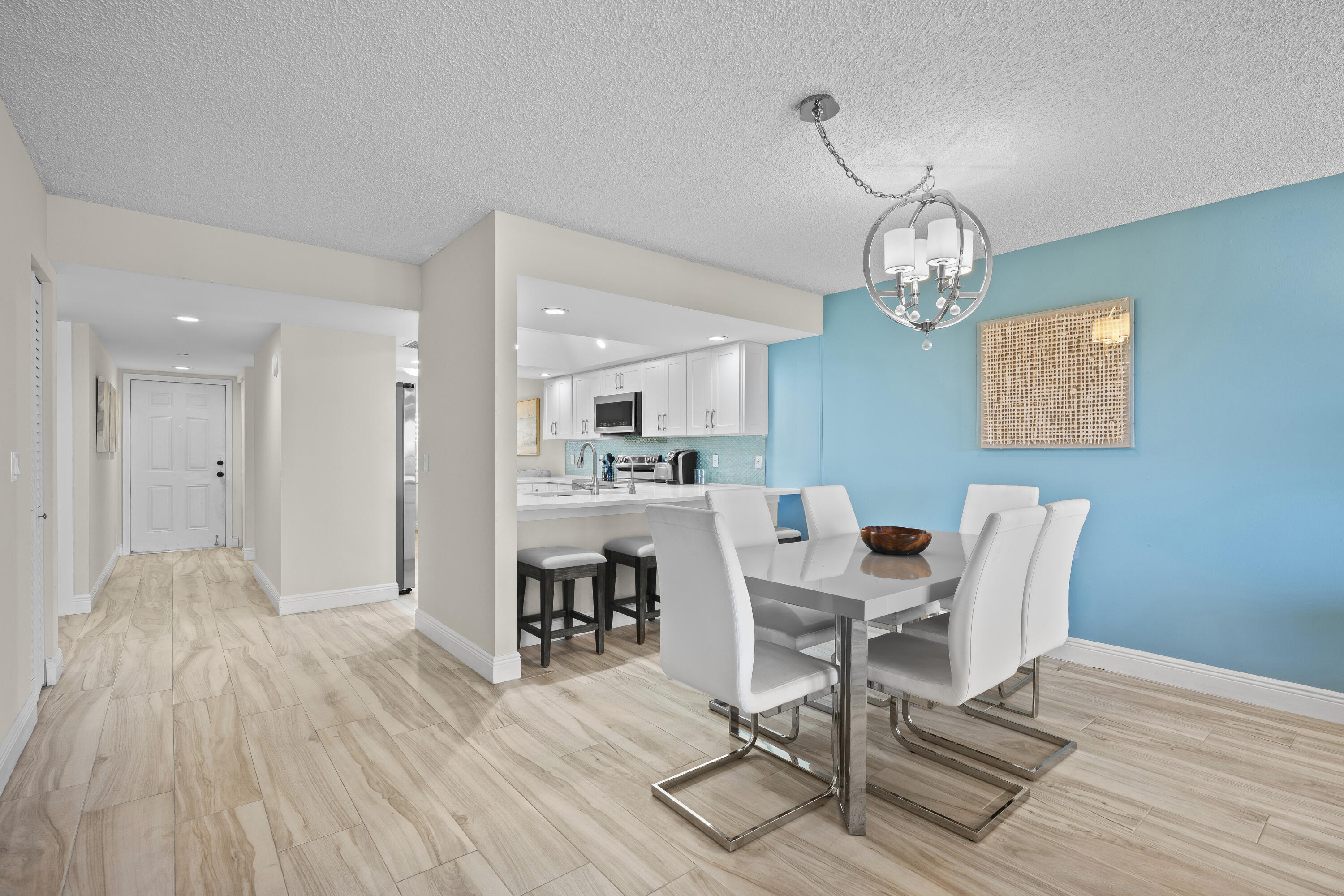 1045 Ocean Drive 503, Juno Beach, FL, 33408/$875,000 2 1045 Ocean Drive 503