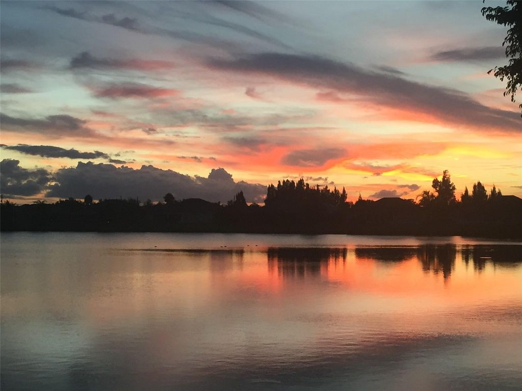 Photo of 935 Southlakes Way, Vero Beach, FL 32968 (MLS # F10531596)