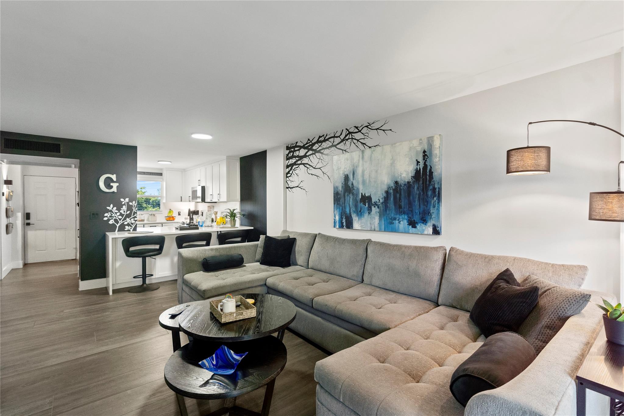 104 Royal Park Dr 4H