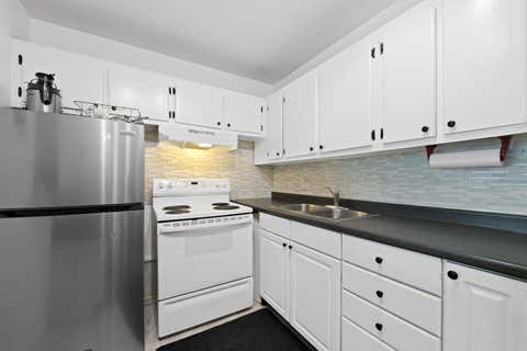Tiny photo for 170 Canterbury, West Palm Beach, FL 33417 (MLS # B26036965)