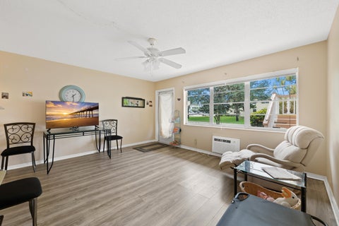 Tiny photo for 170 Canterbury, West Palm Beach, FL 33417 (MLS # B26036965)