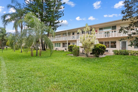 Tiny photo for 170 Canterbury, West Palm Beach, FL 33417 (MLS # B26036965)