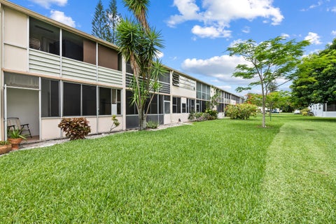 Tiny photo for 170 Canterbury, West Palm Beach, FL 33417 (MLS # B26036965)