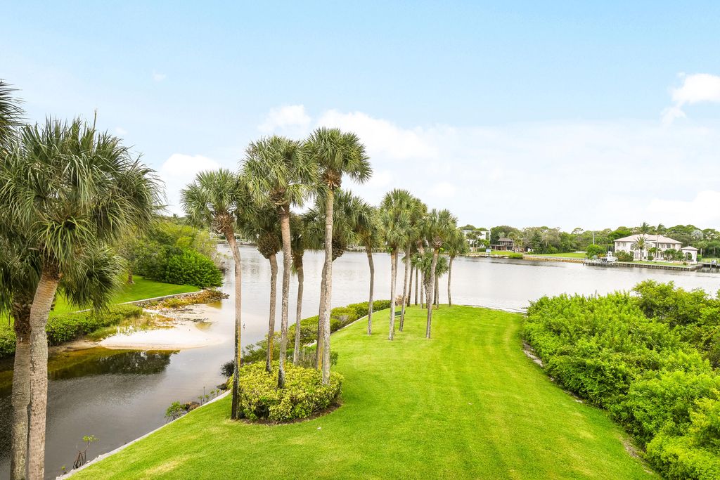 Photo of 1701 Marina Isle Way #301, Jupiter, FL 33477 (MLS # B26005030)
