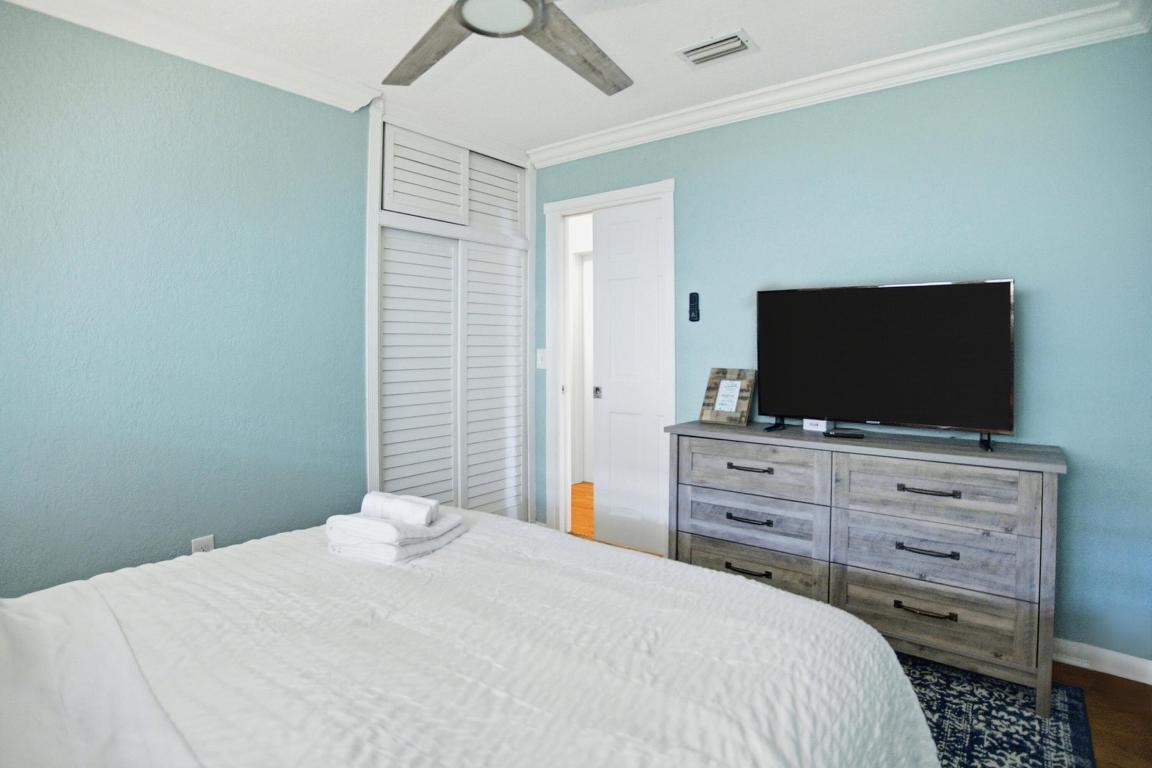 LAKE WORTH TOWN OF - Residential Lease