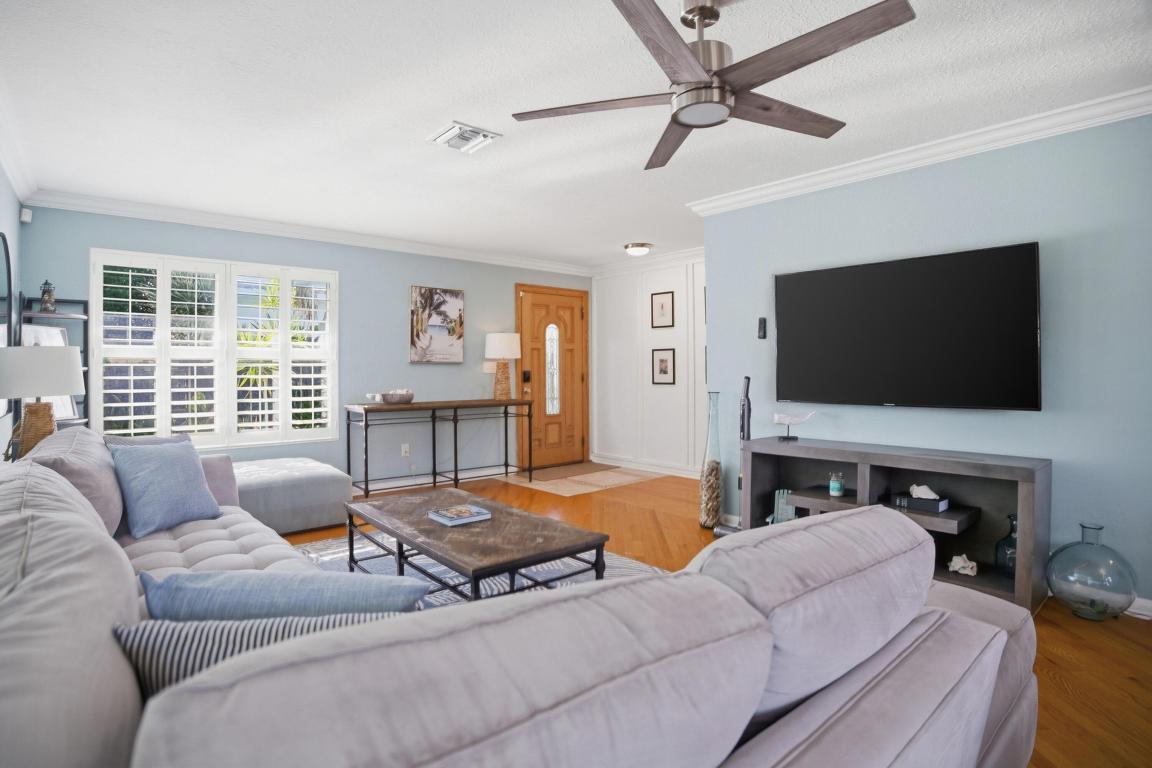 LAKE WORTH TOWN OF - Residential Lease