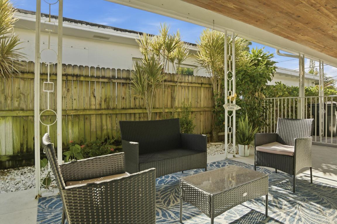 LAKE WORTH TOWN OF - Residential Lease