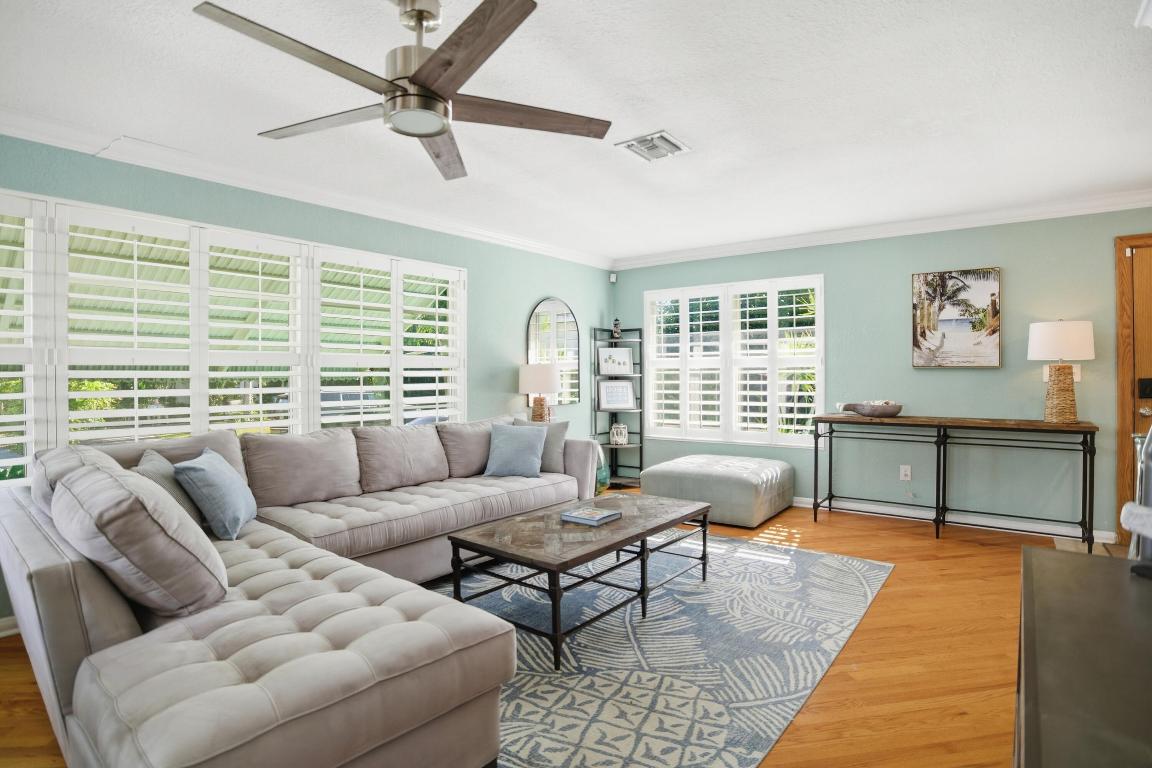 LAKE WORTH TOWN OF - Residential Lease